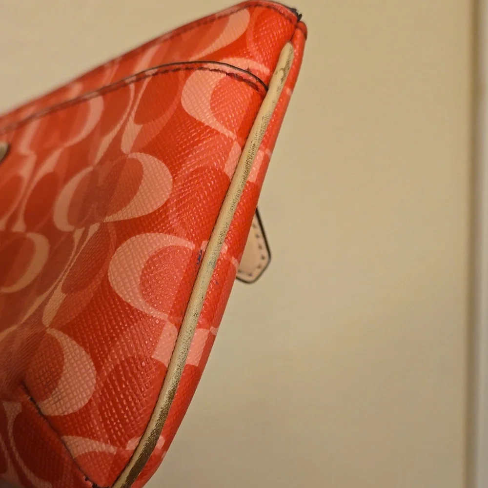 Coach Red Signature Wristlet - Picture 14 of 15